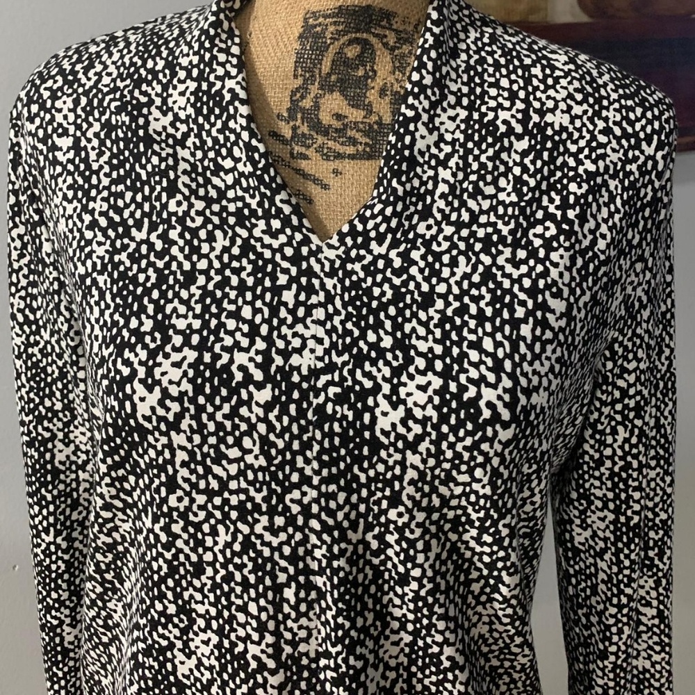 Talbots blouse 🦋 - Picture 5 of 6